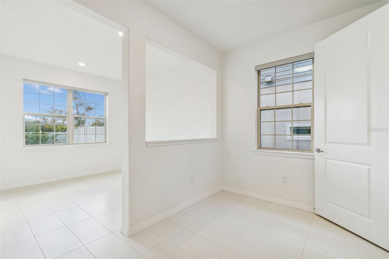 18937 Willowmore Cedar Drive, Lutz, FL 33558 Photo