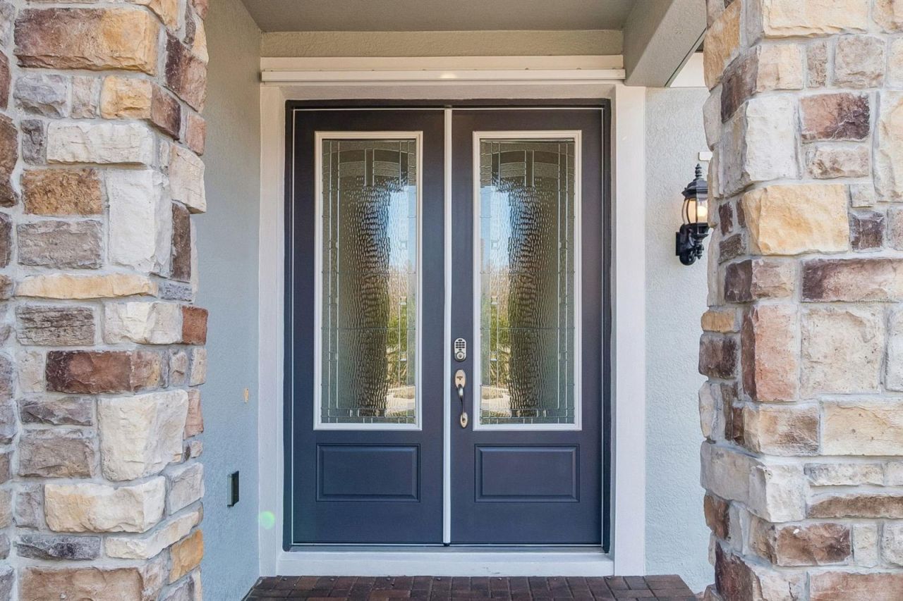 18937 Willowmore Cedar Drive, Lutz, FL 33558 Photo