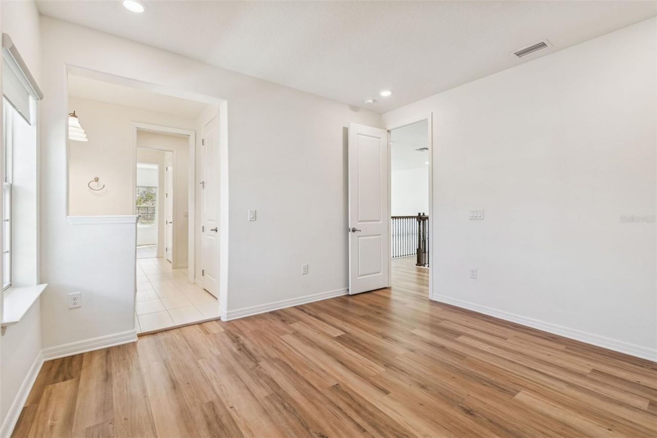 18937 Willowmore Cedar Drive, Lutz, FL 33558 Photo