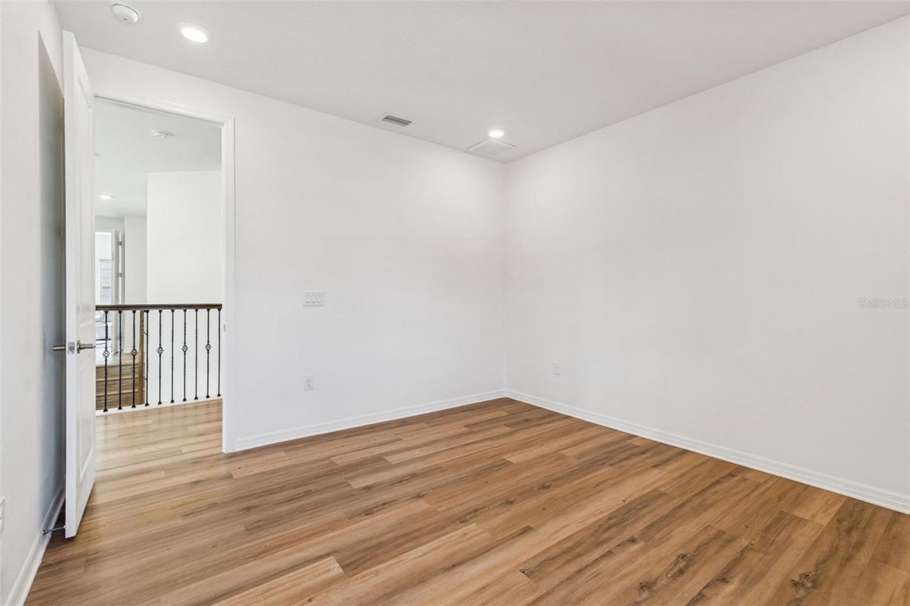 18937 Willowmore Cedar Drive, Lutz, FL 33558 Photo