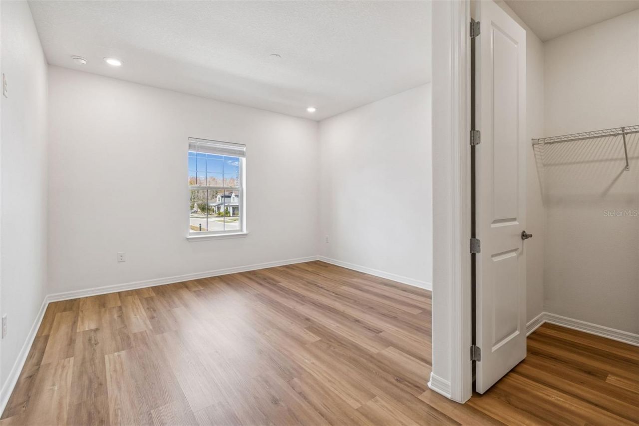 18937 Willowmore Cedar Drive, Lutz, FL 33558 Photo