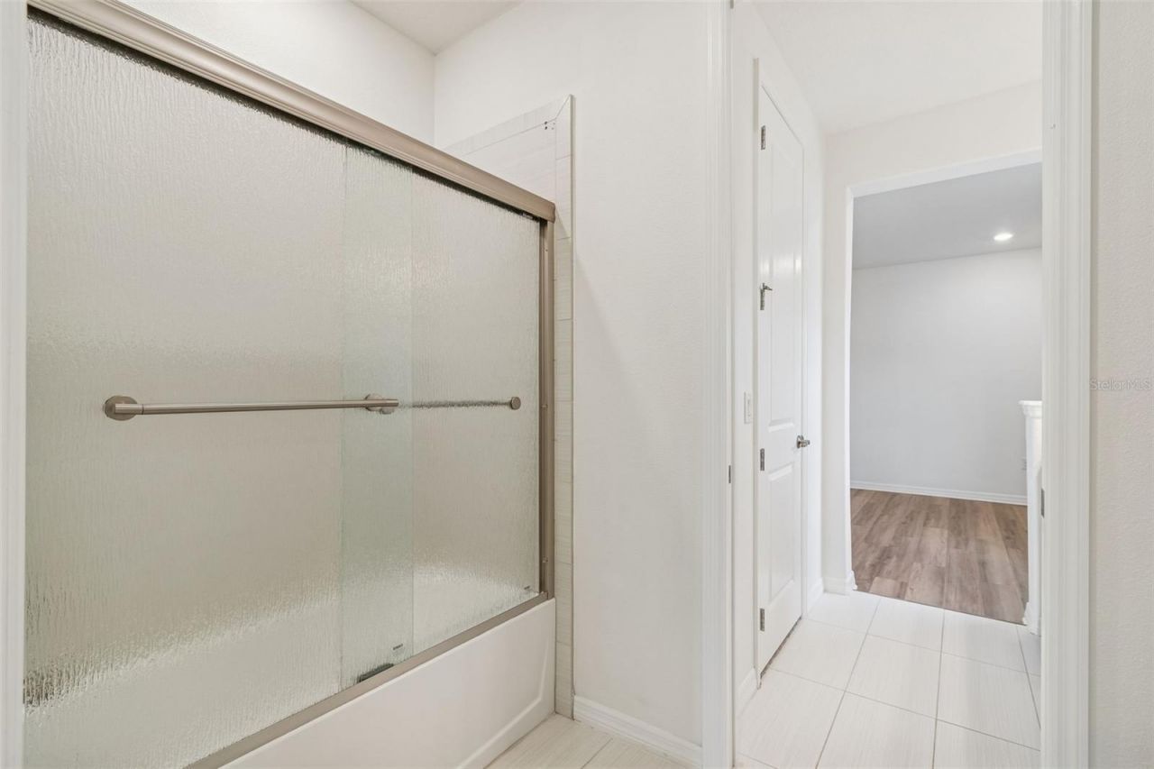 18937 Willowmore Cedar Drive, Lutz, FL 33558 Photo