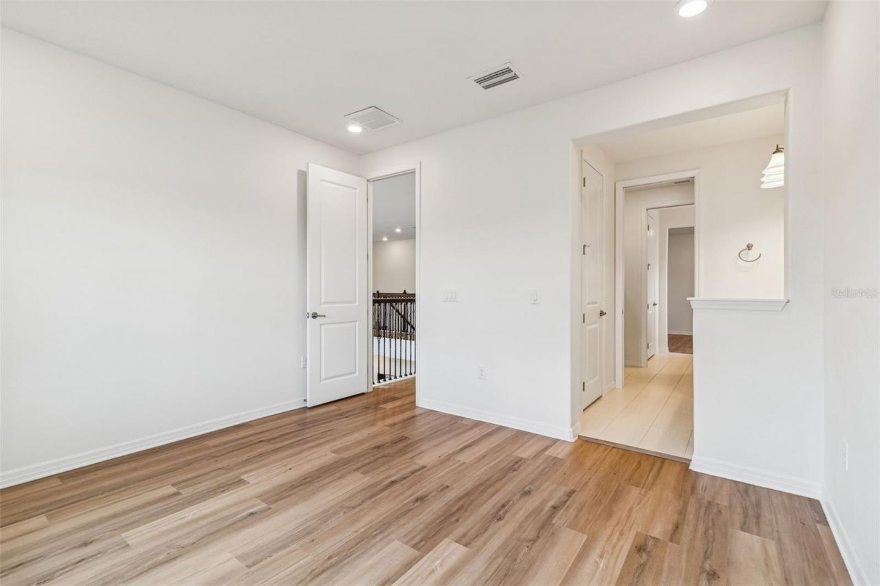 18937 Willowmore Cedar Drive, Lutz, FL 33558 Photo