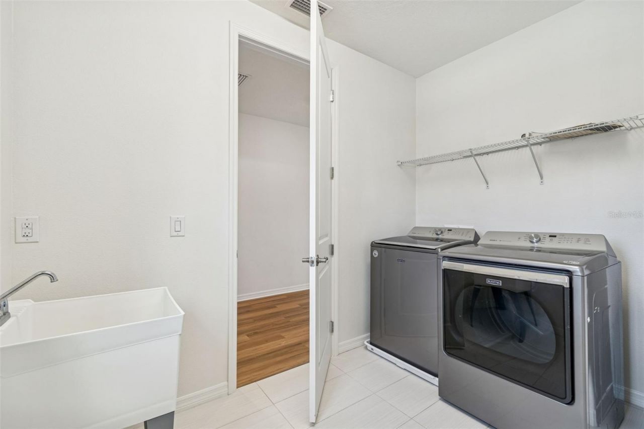 18937 Willowmore Cedar Drive, Lutz, FL 33558 Photo