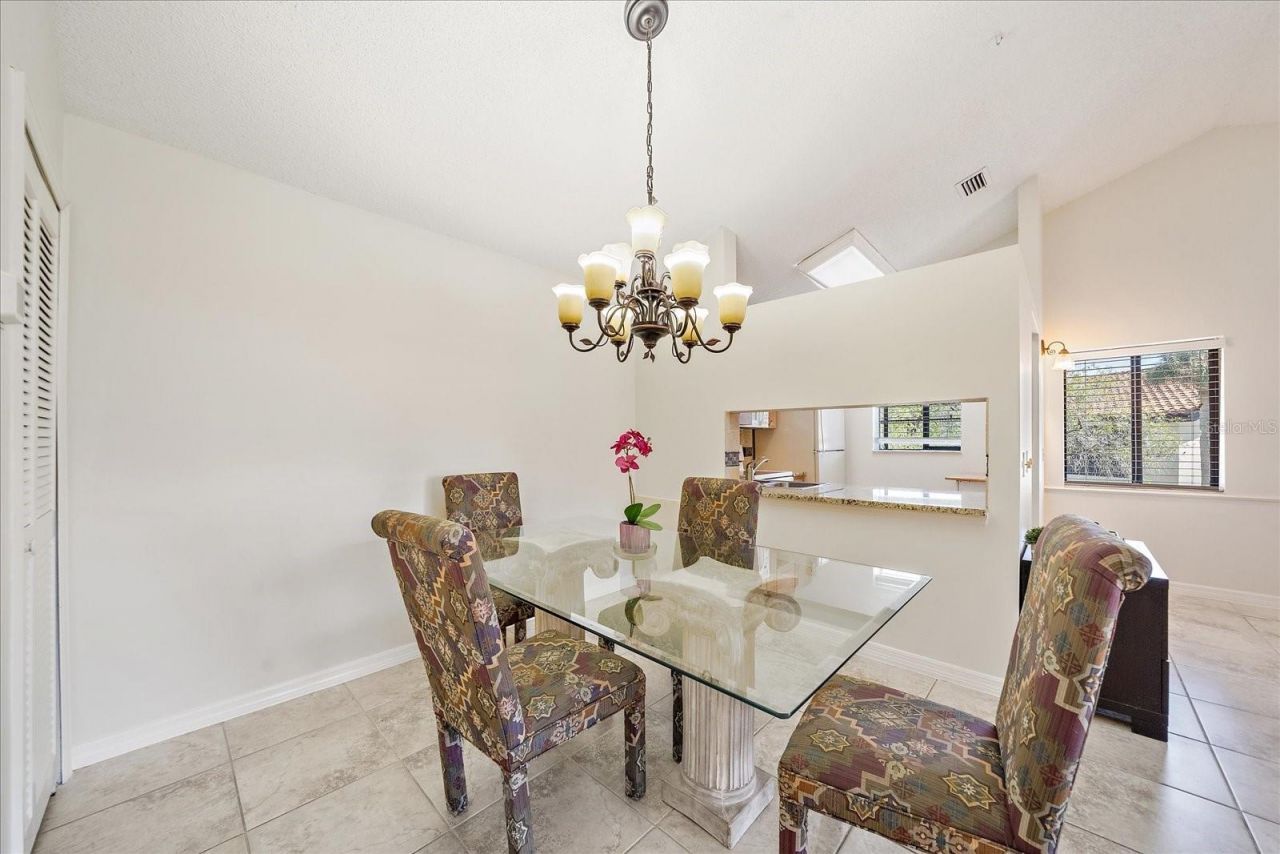 5654 Gardens Drive, Sarasota, FL 34243 Photo
