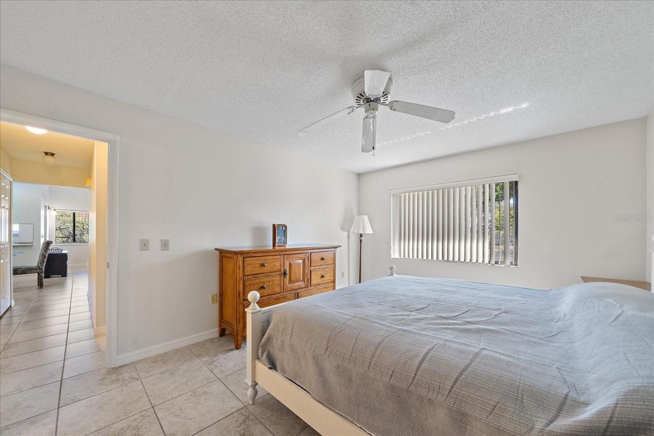 5654 Gardens Drive, Sarasota, FL 34243 Photo