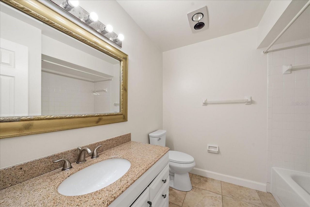 5654 Gardens Drive, Sarasota, FL 34243 Photo