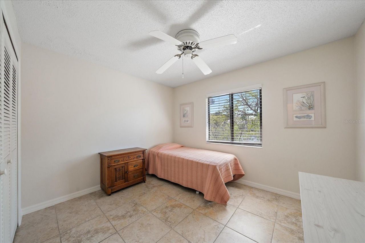 5654 Gardens Drive, Sarasota, FL 34243 Photo