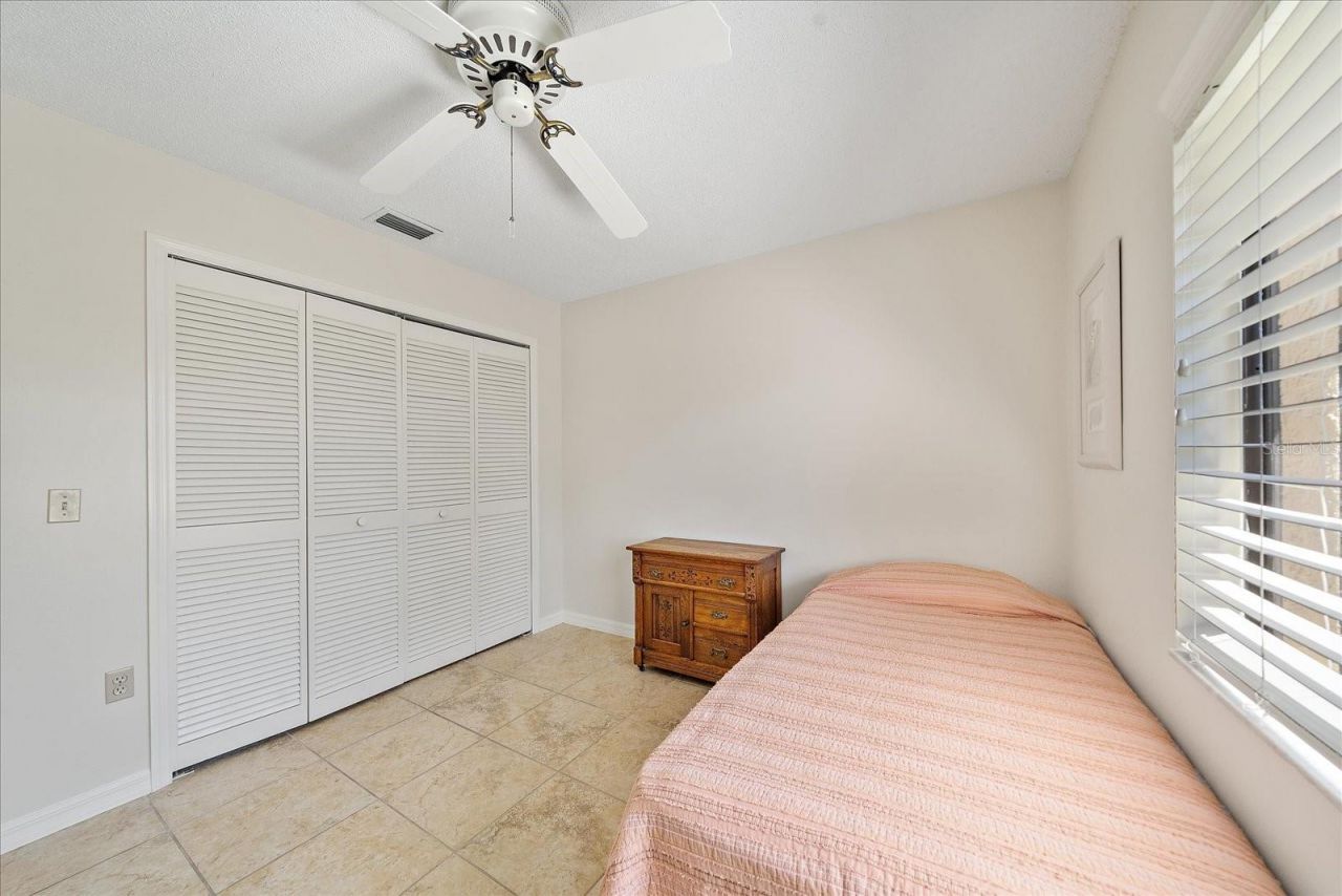 5654 Gardens Drive, Sarasota, FL 34243 Photo