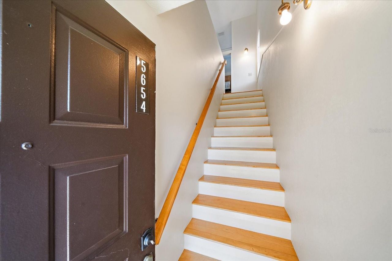 5654 Gardens Drive, Sarasota, FL 34243 Photo