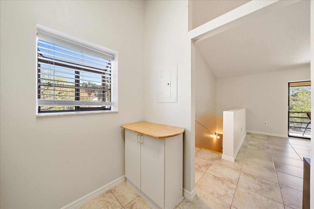 5654 Gardens Drive, Sarasota, FL 34243 Photo