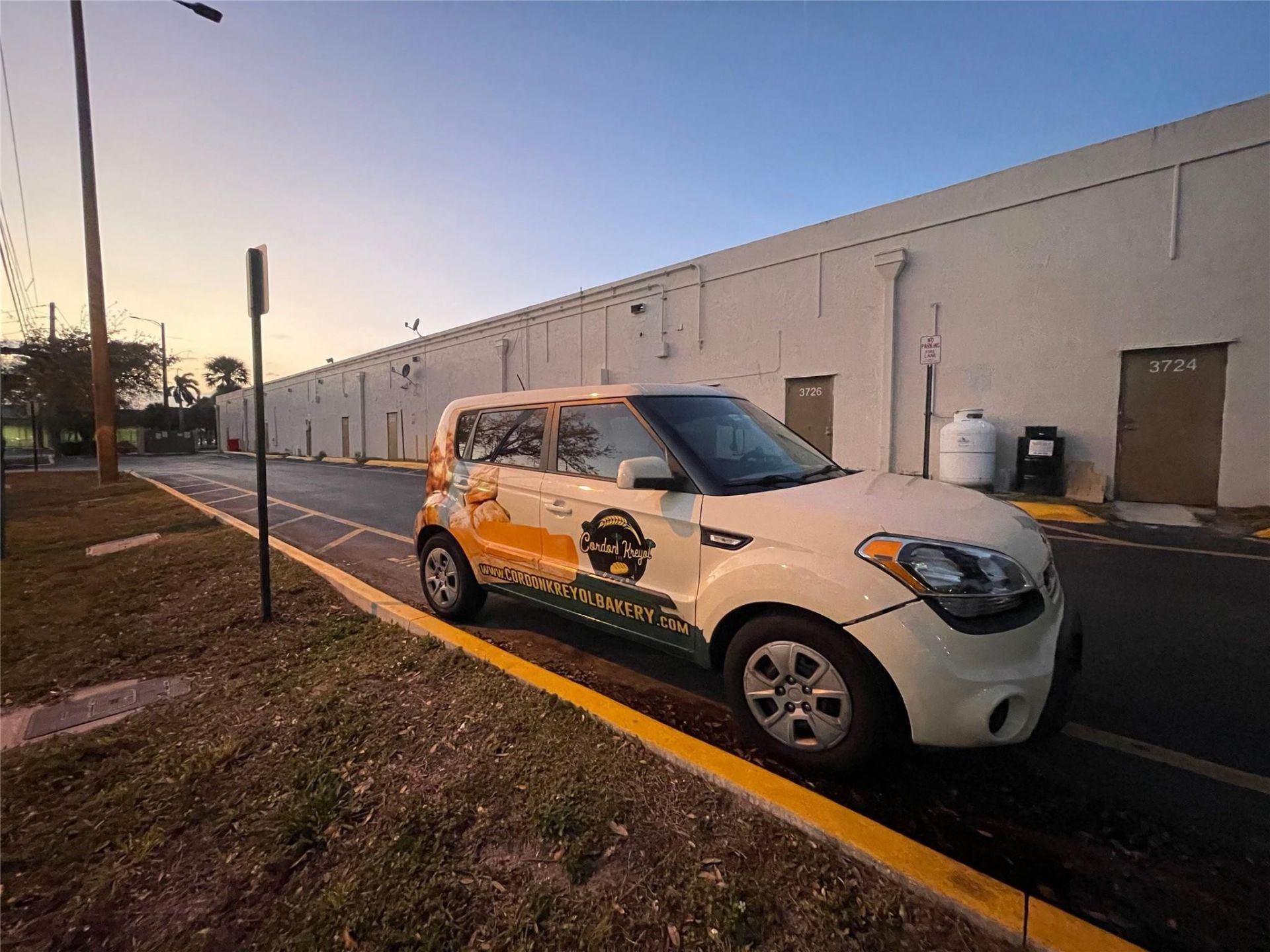 2900 State Road 7, Lauderdale Lakes, FL 33311 Photo