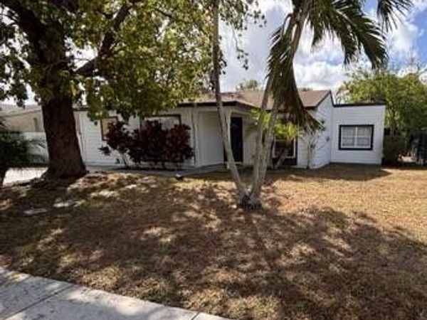 10682 Fascination Ln, Royal Palm Beach, FL 33411