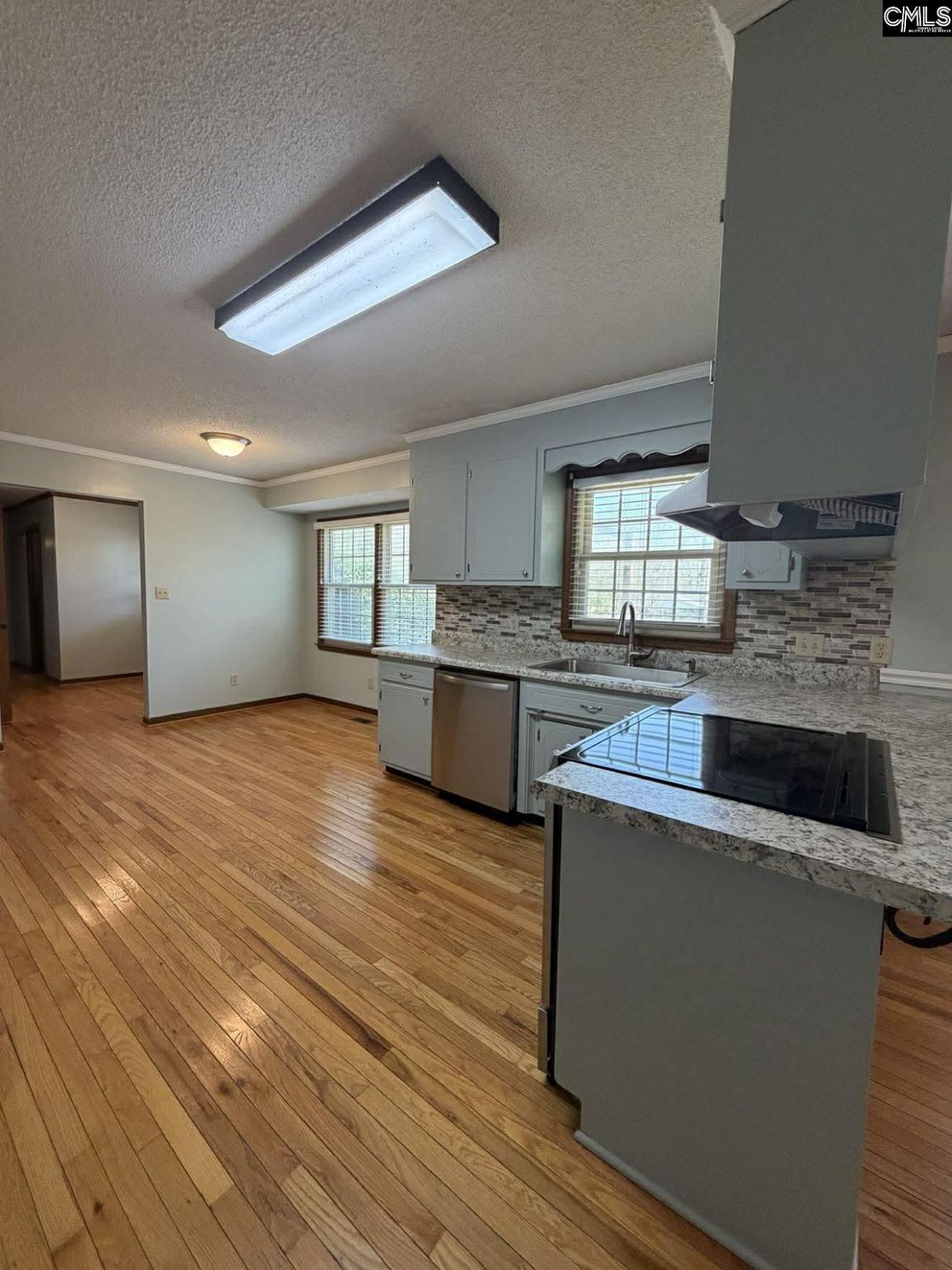 922 Washington Street Photo 12