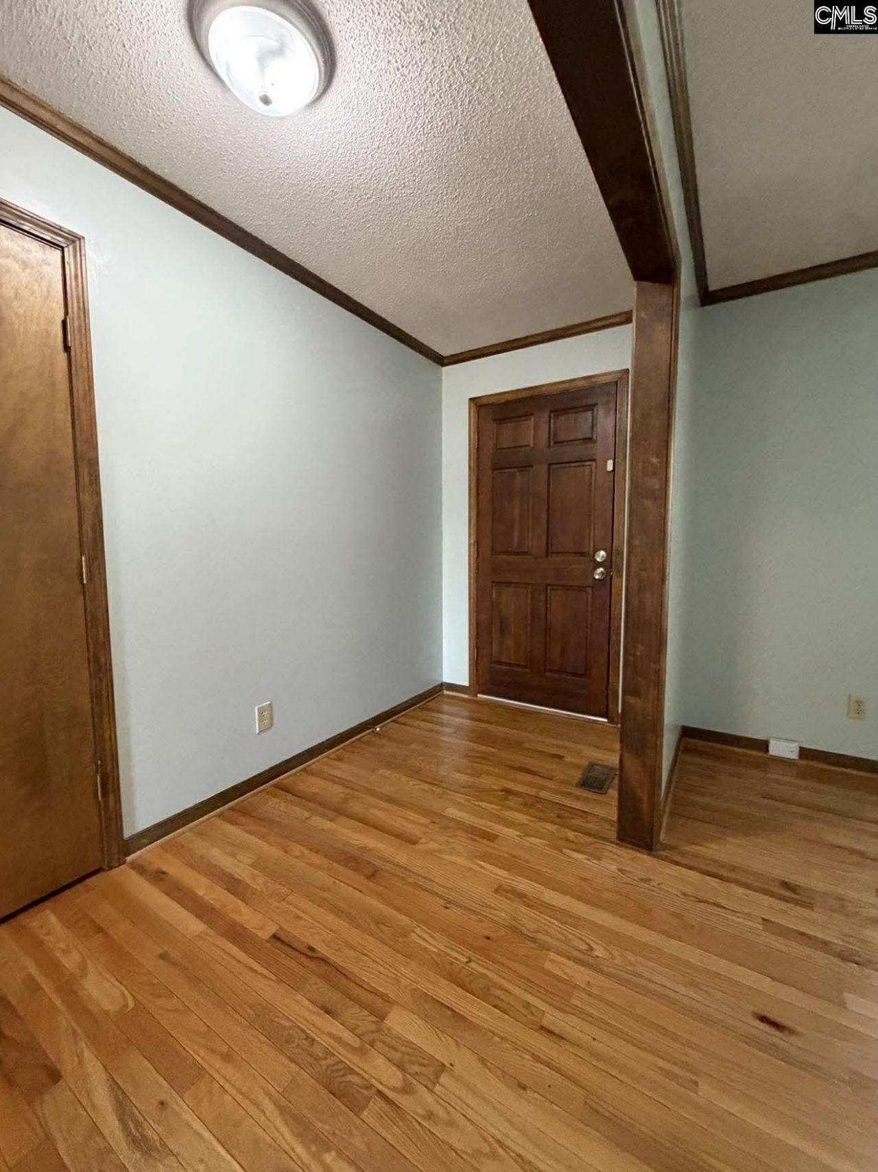 922 Washington Street Photo 4