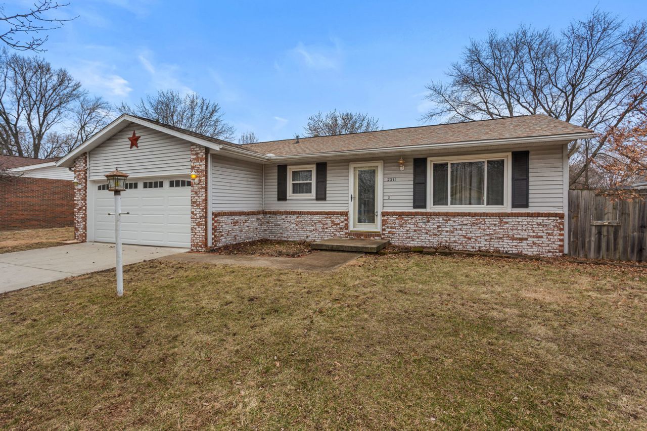 2211 Carlisle Drive, Champaign, IL 61821 Main Photo