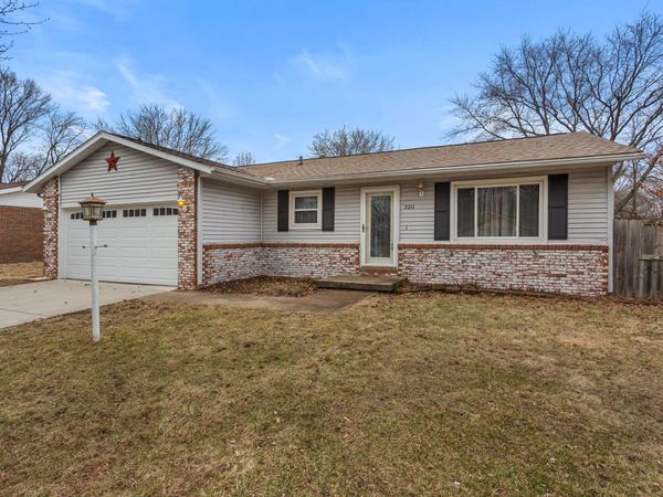 2211 Carlisle Drive, Champaign, IL 61821