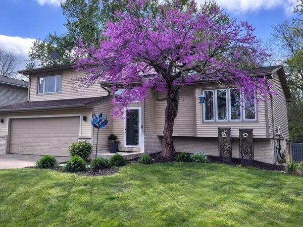 3928 Mary Lynn Drive, Urbandale, IA 50322