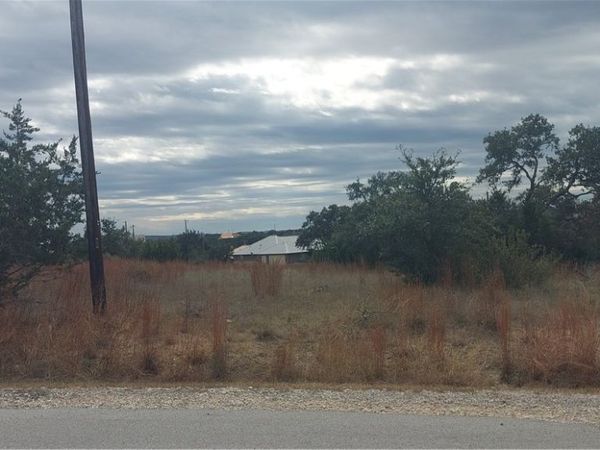 106 Jacob Dearing , Blanco, TX 78606