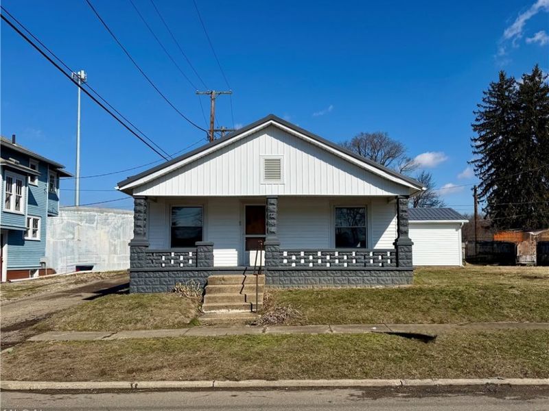 222 Sycamore Street, Coshocton, OH 43812 Photo 1