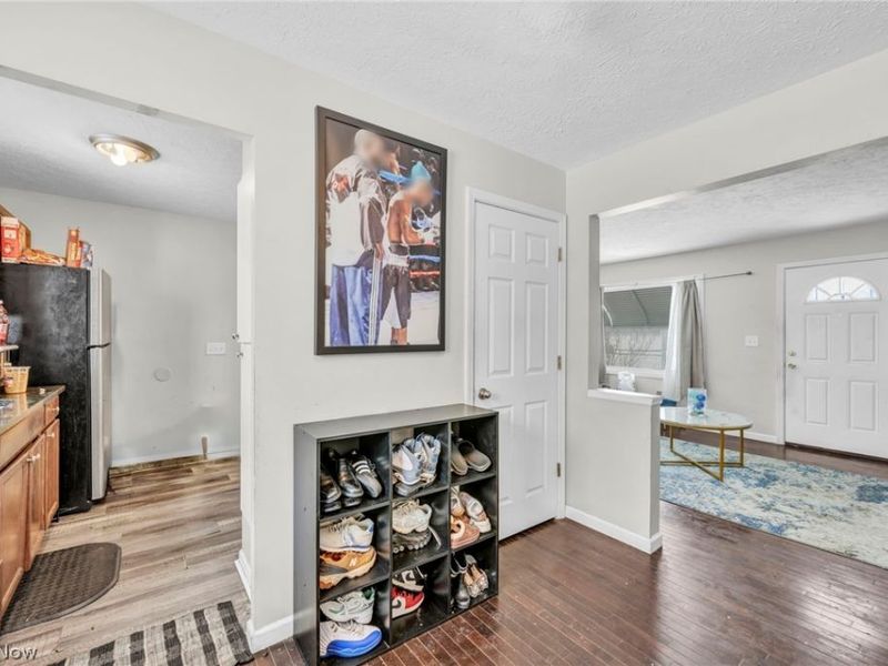 515 E 250th Street, Euclid, OH 44132 Photo 12