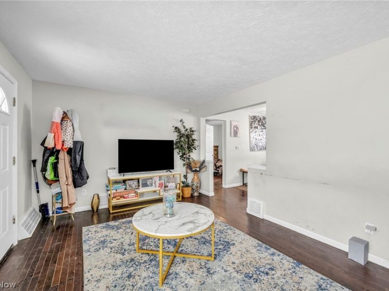 515 E 250th Street, Euclid, OH 44132 Photo 16