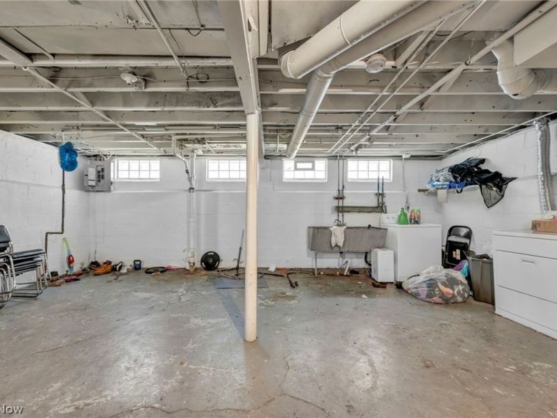 515 E 250th Street, Euclid, OH 44132 Photo 32