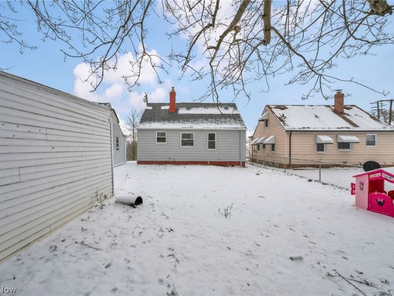 515 E 250th Street, Euclid, OH 44132 Photo 4