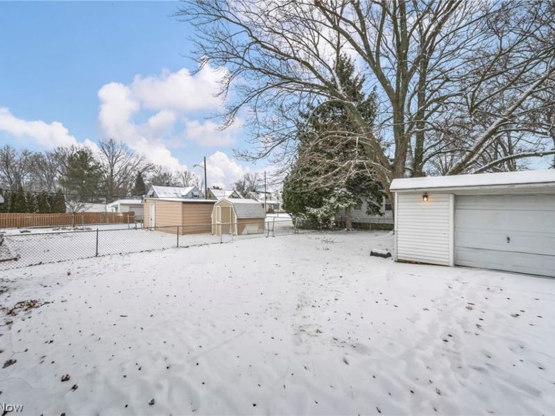 515 E 250th Street, Euclid, OH 44132 Photo 8