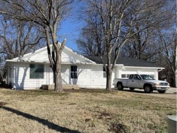 2809 W Nichols Street, Springfield, MO 65803