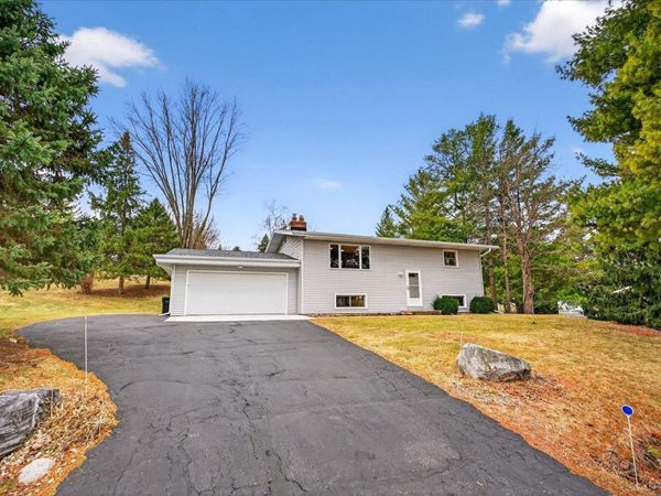 4175 Mahoney Road, McFarland, WI 53558