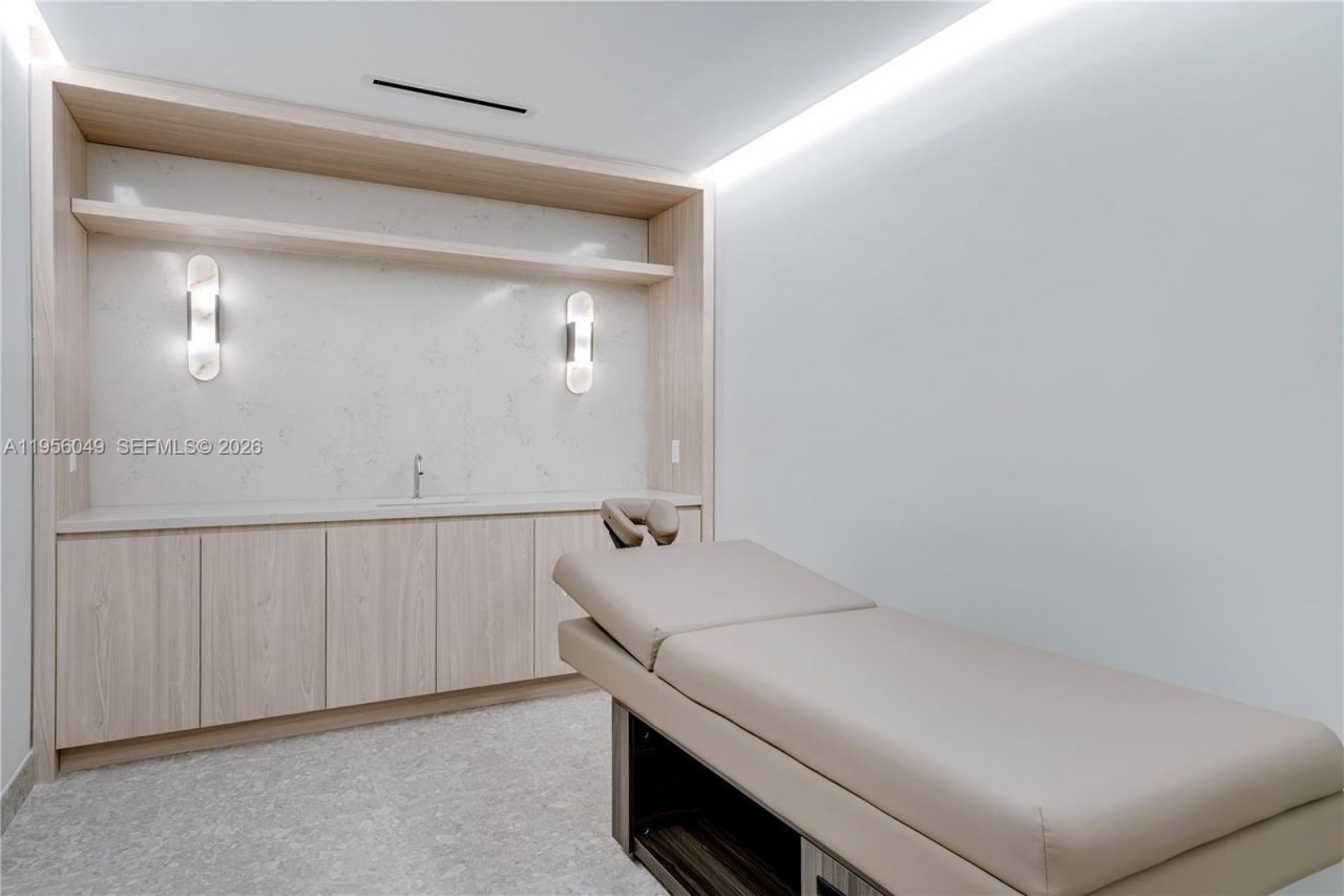 225 N Miami Ave , Unit 1707, Miami, FL 33128 Photo