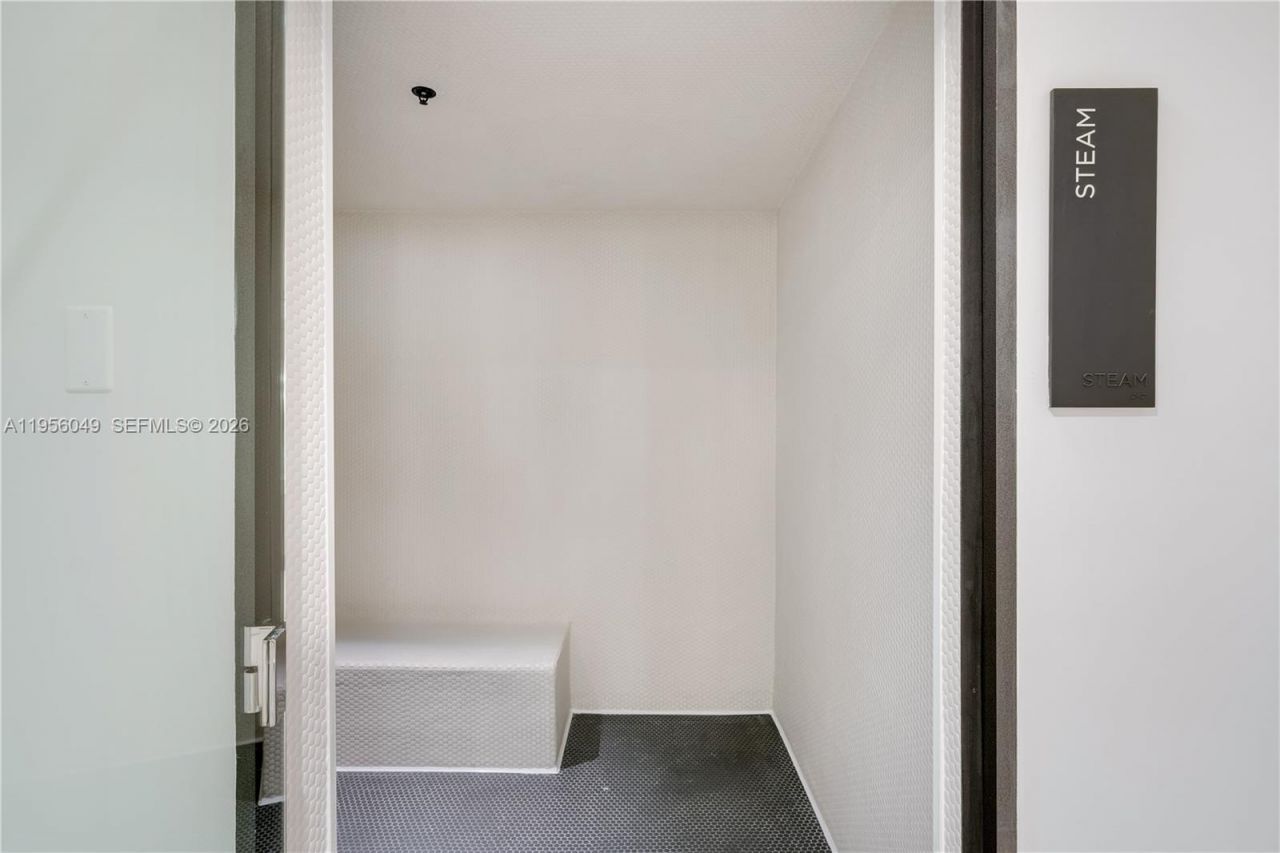 225 N Miami Ave , Unit 1707, Miami, FL 33128 Photo