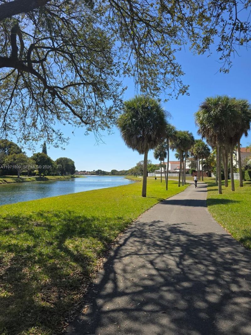 10441 Mahogany Key Cir, Unit 102, Miami, FL 33196 Photo