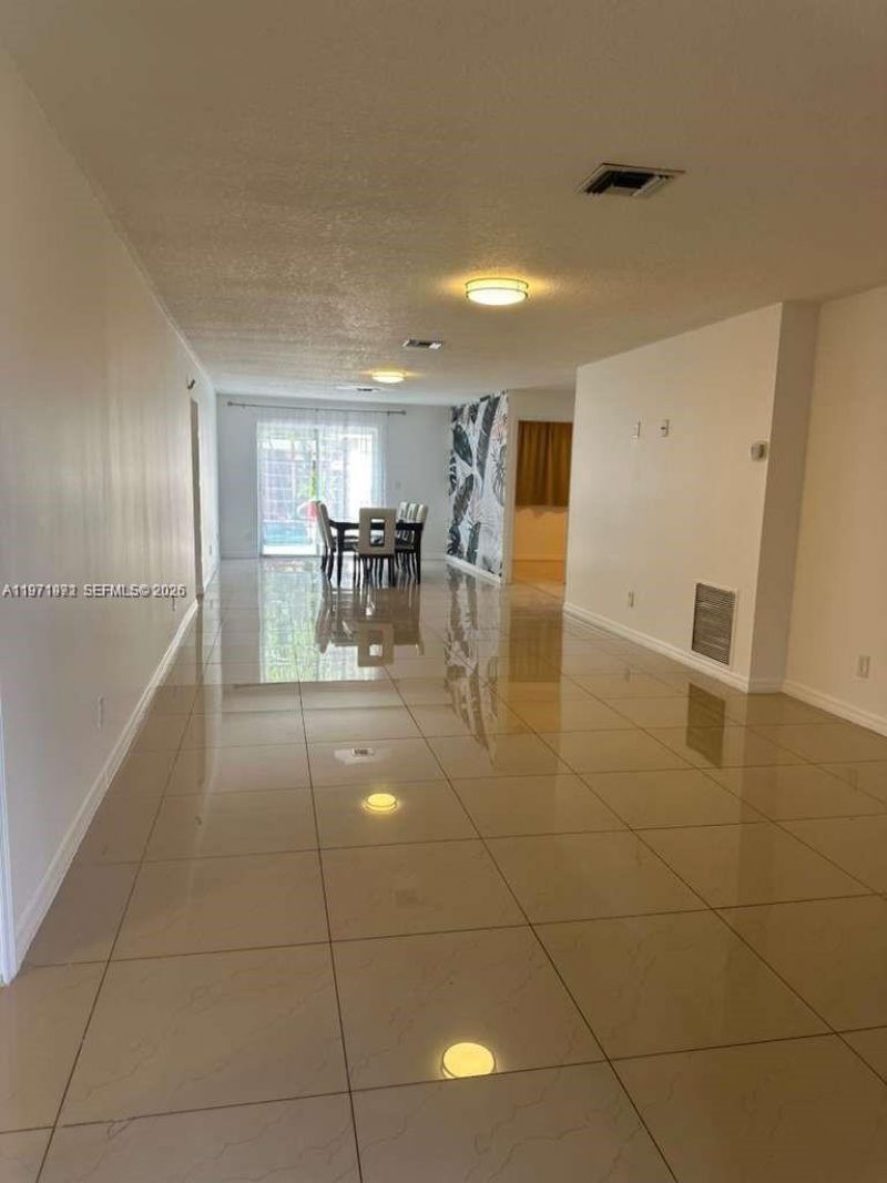 208 SW 2nd Ave , Hallandale Beach, FL 33009 Photo