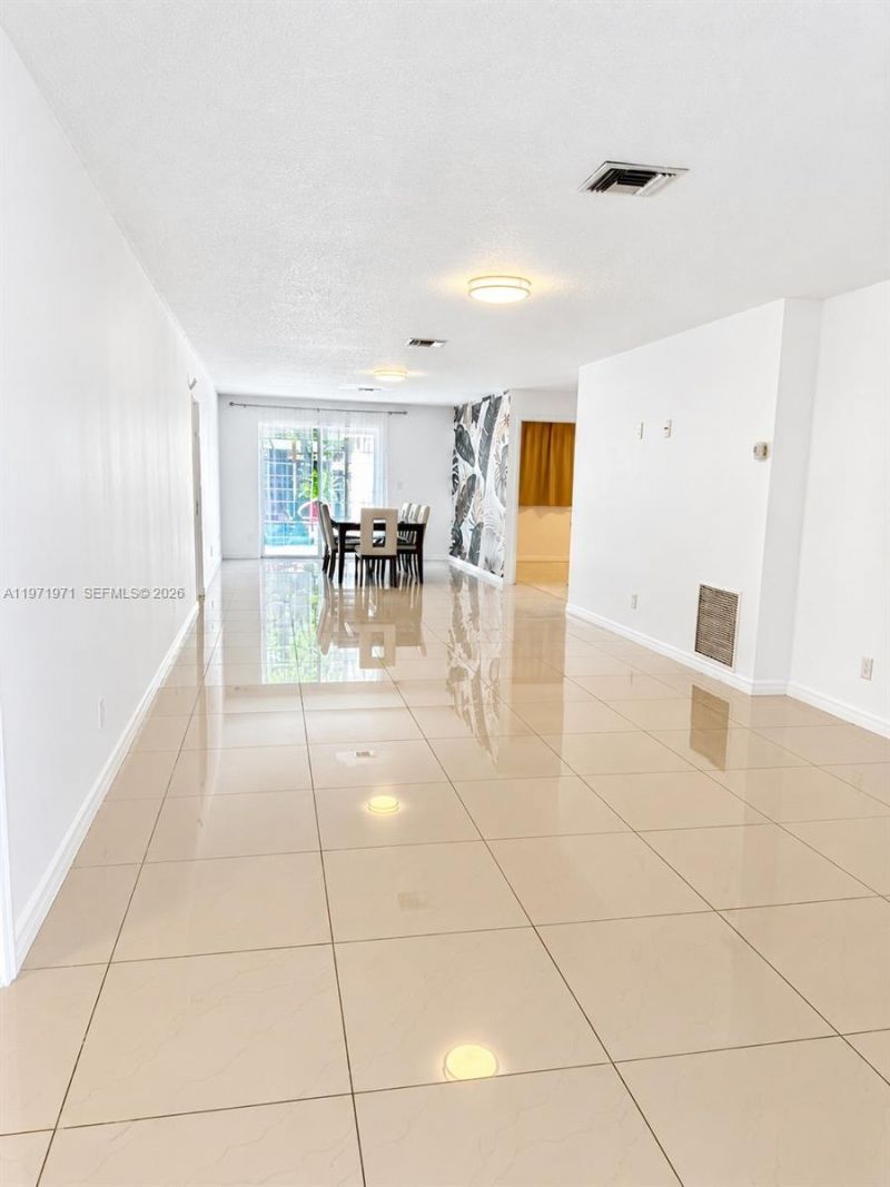 208 SW 2nd Ave, Hallandale Beach, FL 33009 Photo