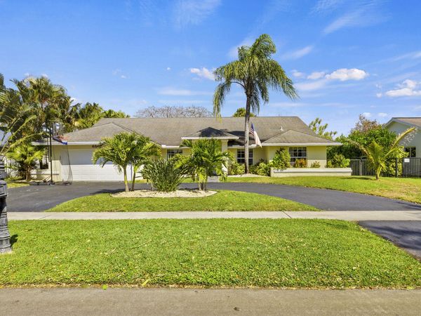 6861 SW 17th Street, Plantation, FL 33317