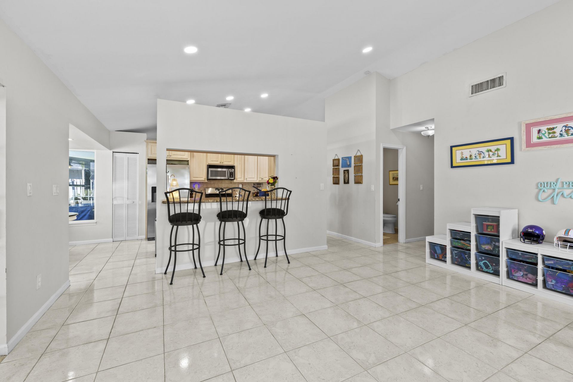 6861 SW 17th Street, Plantation, FL 33317 Photo