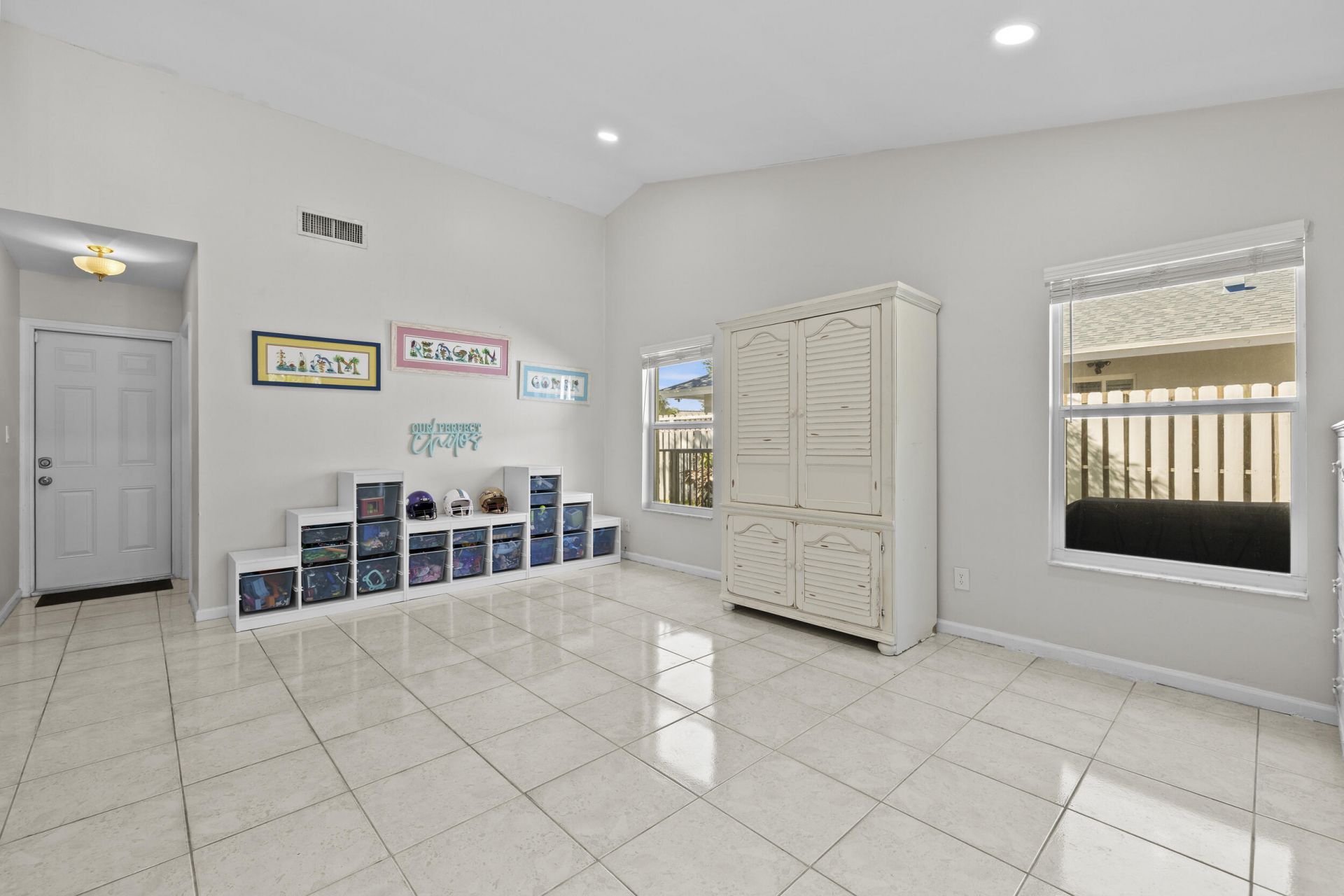 6861 SW 17th Street, Plantation, FL 33317 Photo