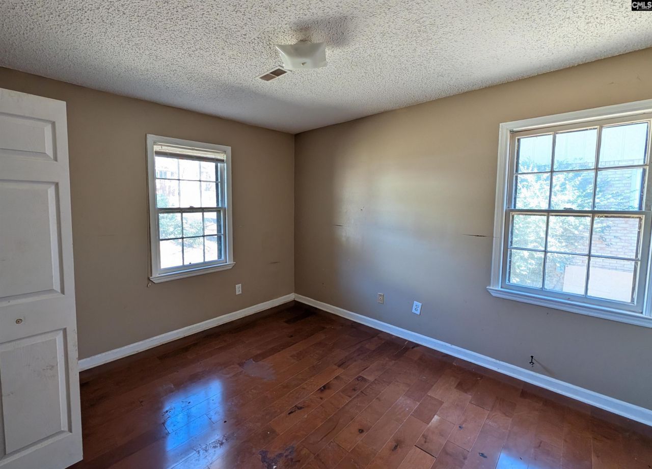 679 N Royal Tower Drive  Photo 12