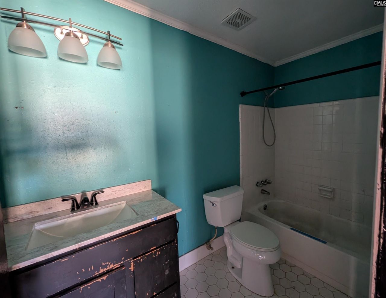 679 N Royal Tower Drive  Photo 14