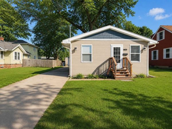 3803 Bowdoin Street, Des Moines, IA 50313