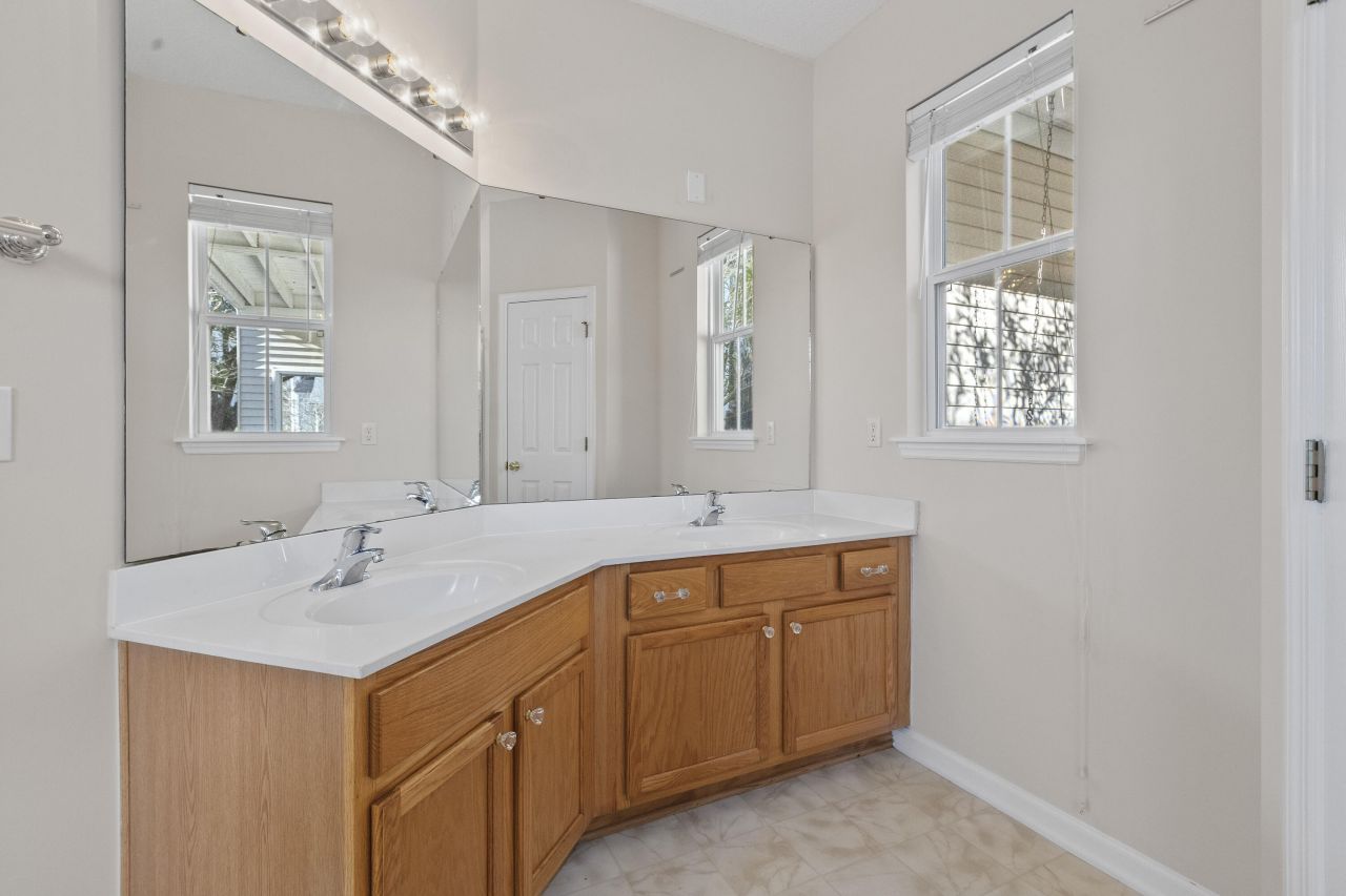 43 Regency Oaks Drive Photo 13