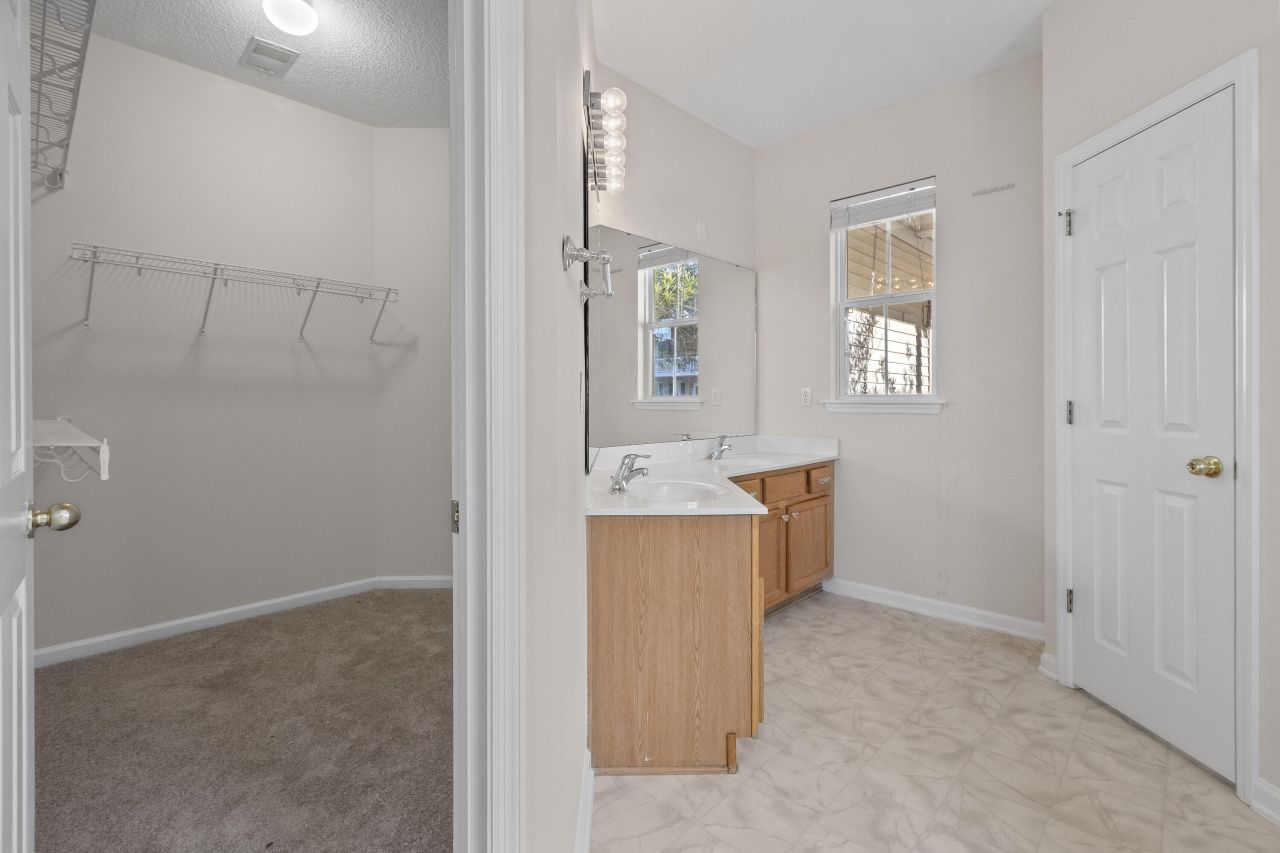 43 Regency Oaks Drive Photo 15