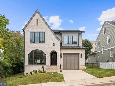 2133 N OAKLAND STREET, ARLINGTON, VA 22207