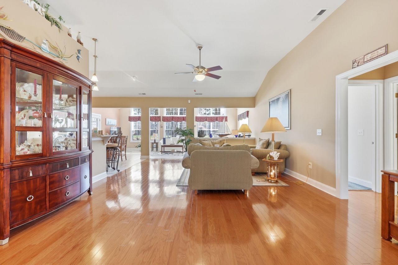 1216 Foxtail Dr. Photo 10