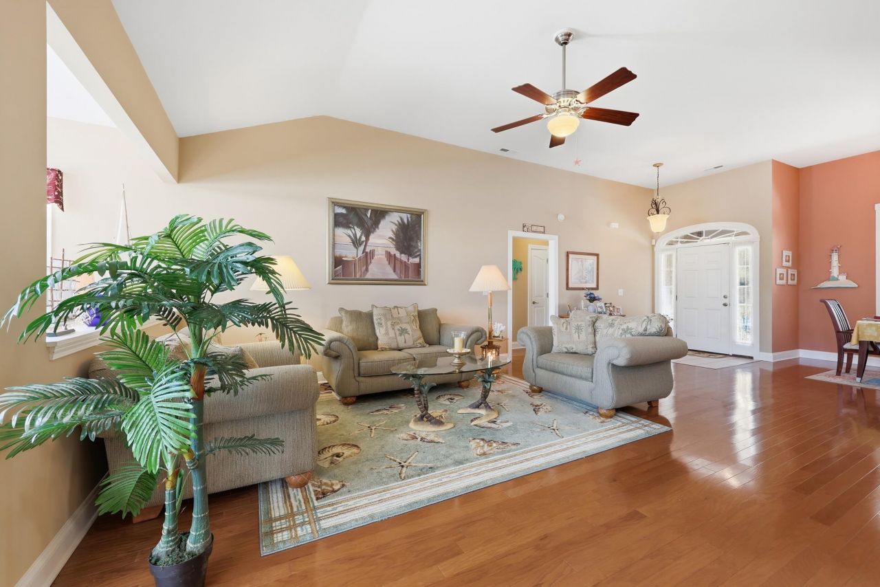 1216 Foxtail Dr. Photo 11