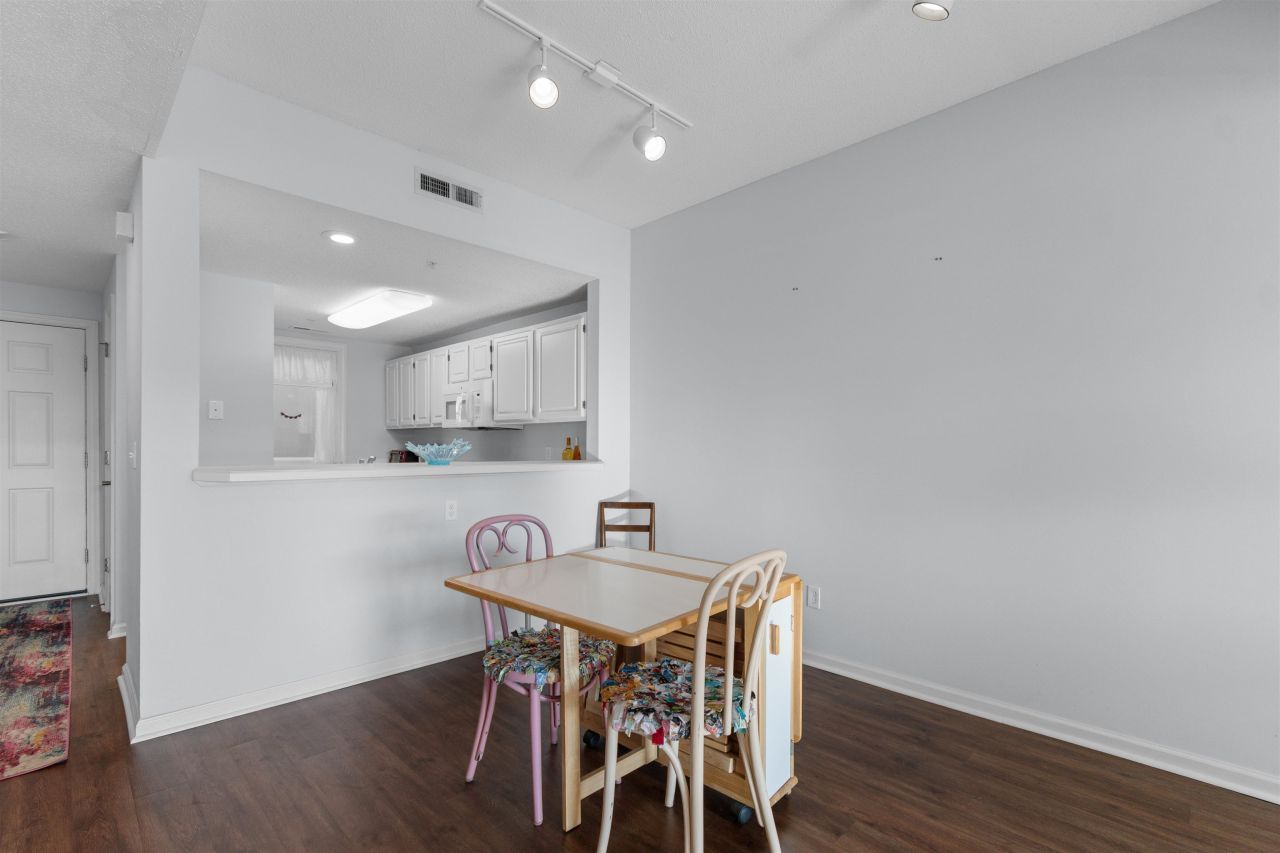 1550 Spinnaker Dr.  Photo 9