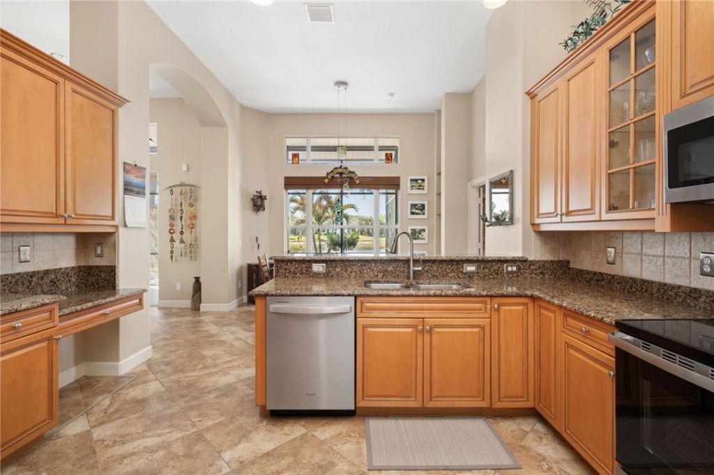4220 Abington Woods Circle, Vero Beach, FL 32967 Photo