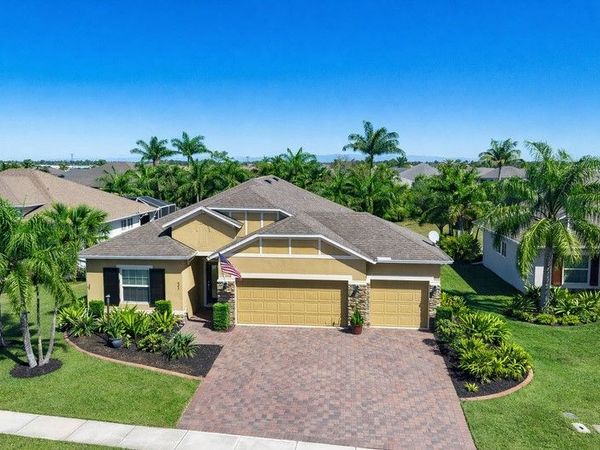 625 Gossamer Wing Way, Sebastian, FL 32958